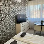 Hatvan Apartment *